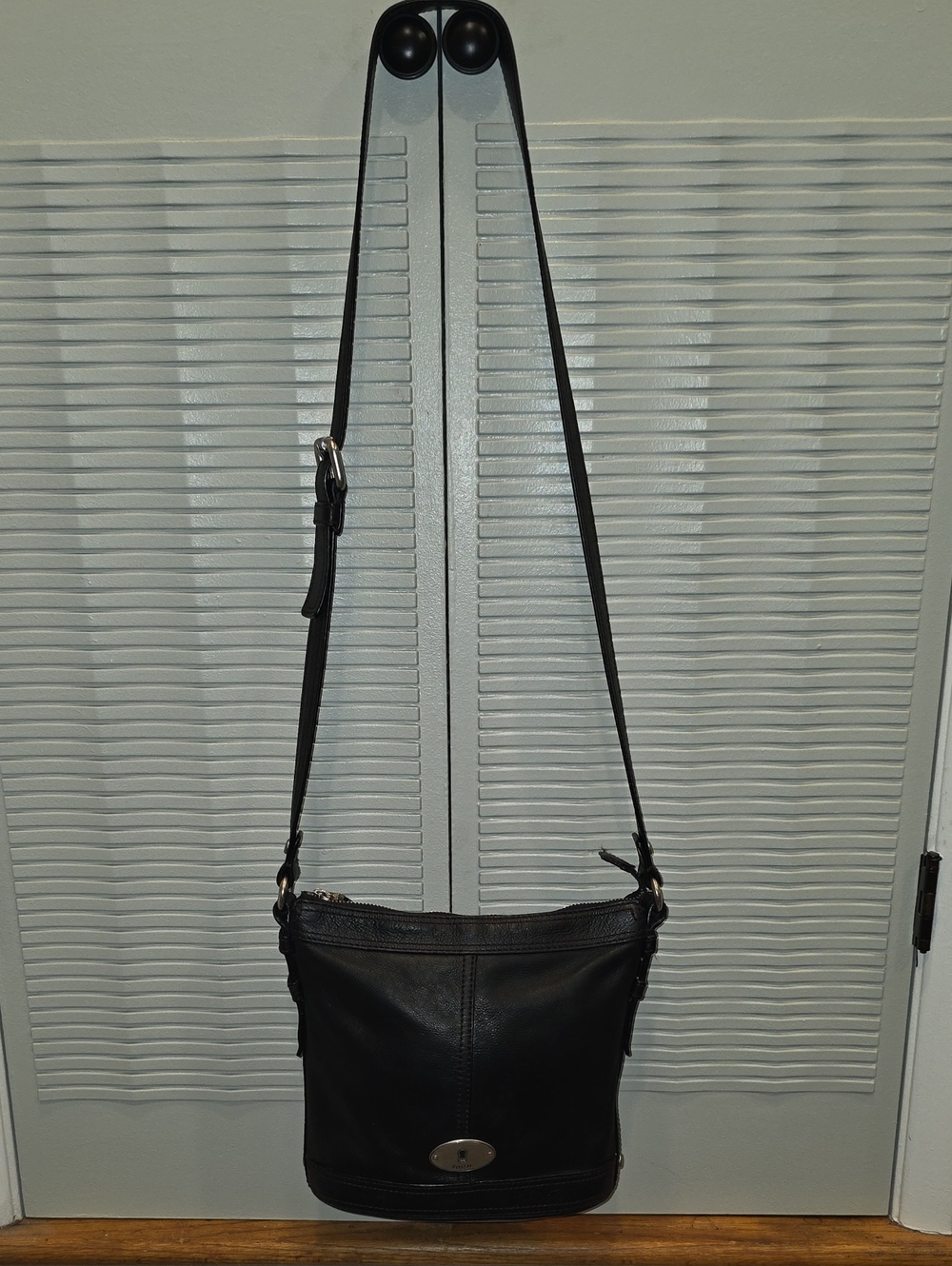Vintage Fossil Maddox Black Pebbled Leather Crossbody Bucket Bag Y2K
